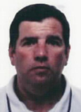 保罗·伊尔斯利声称自己是靠向英超足球运动员出售房产发家的，但他事实上是一名毒贩。